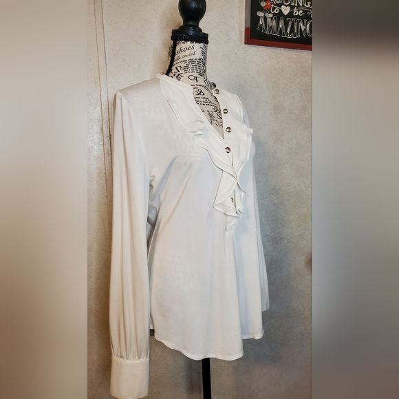 White House Black Market Cream Ruffle Button Blouse Size:M - Picture 2 of 7